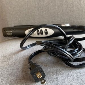 Remington wet to straight hair straighter.